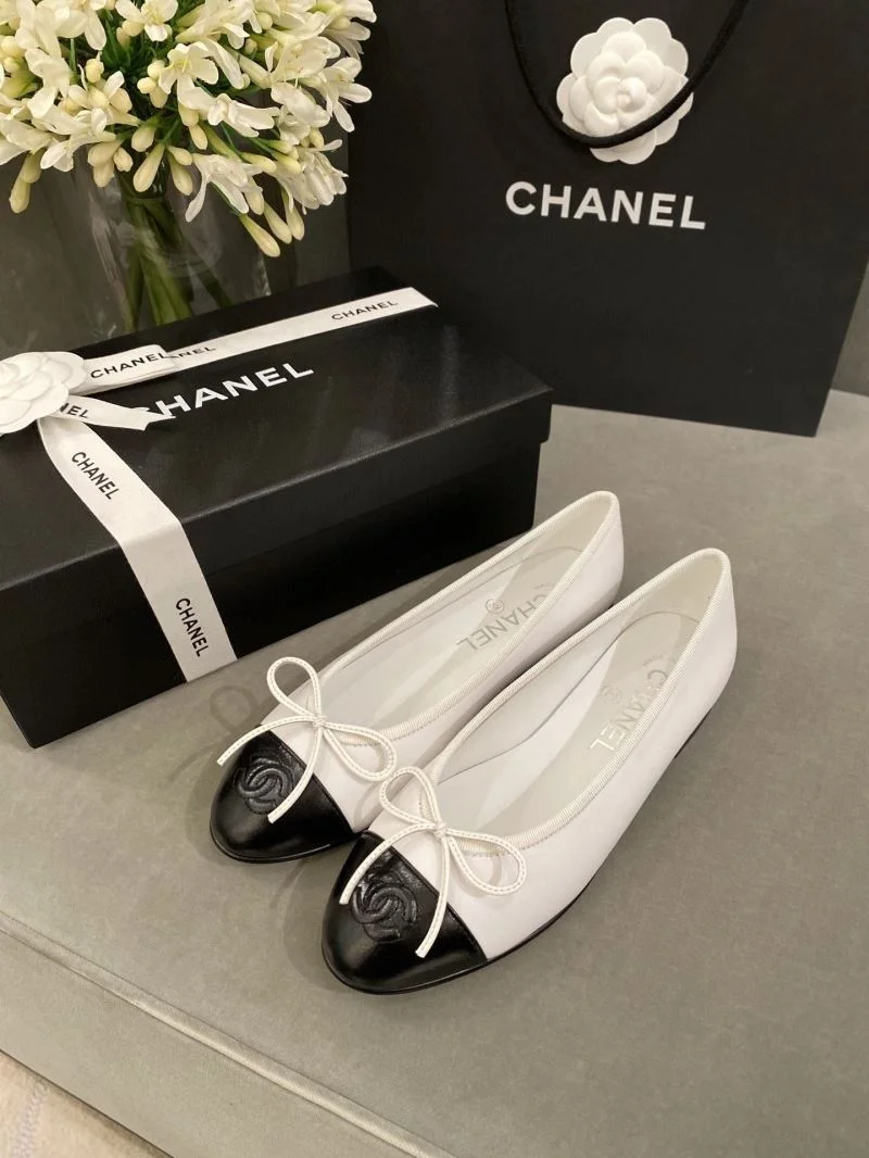 Versatile Chanel Flat Shoes 18277
