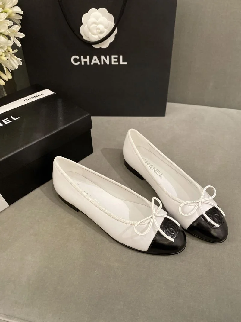 Versatile Chanel Flat Shoes 18277