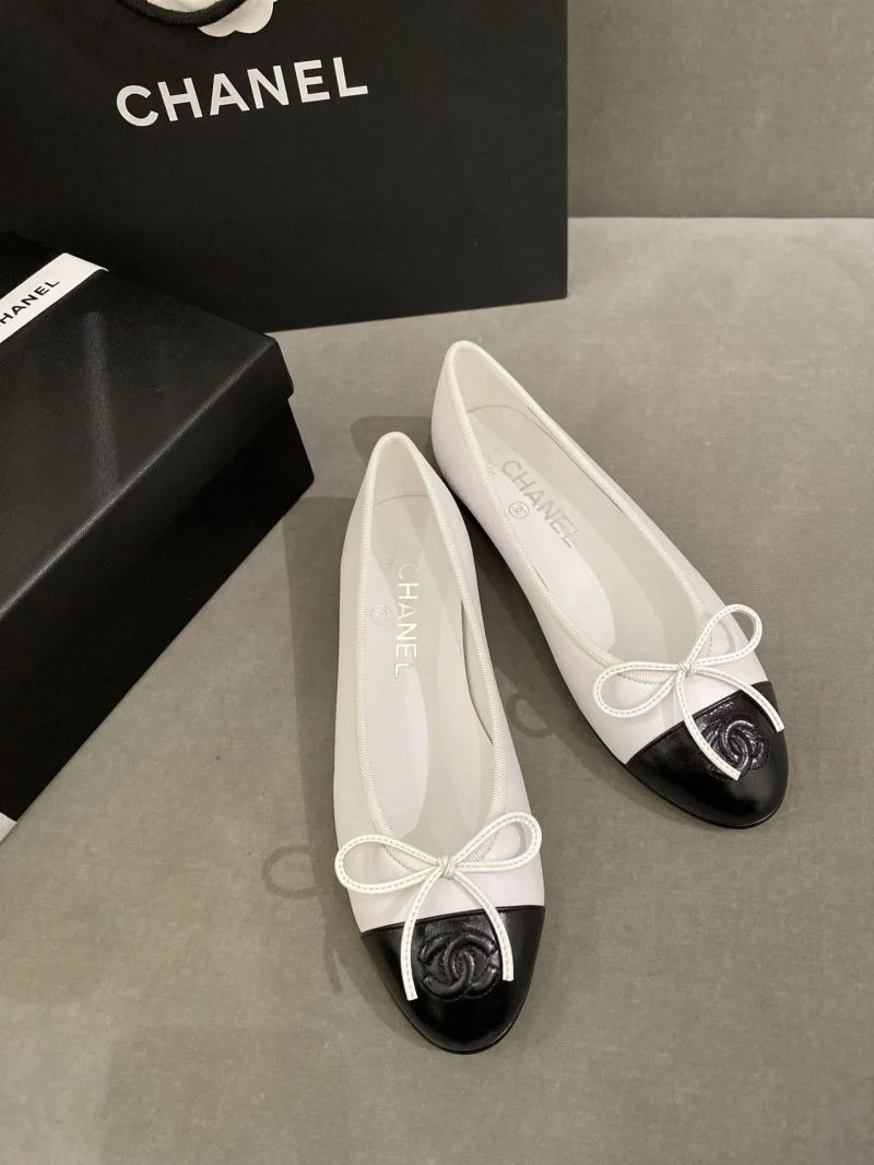 Versatile Chanel Flat Shoes 18277