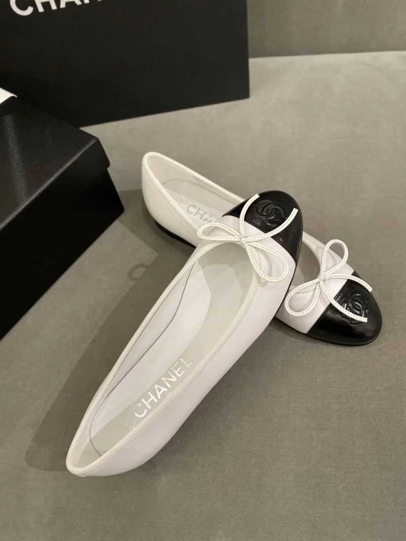 Versatile Chanel Flat Shoes 18277