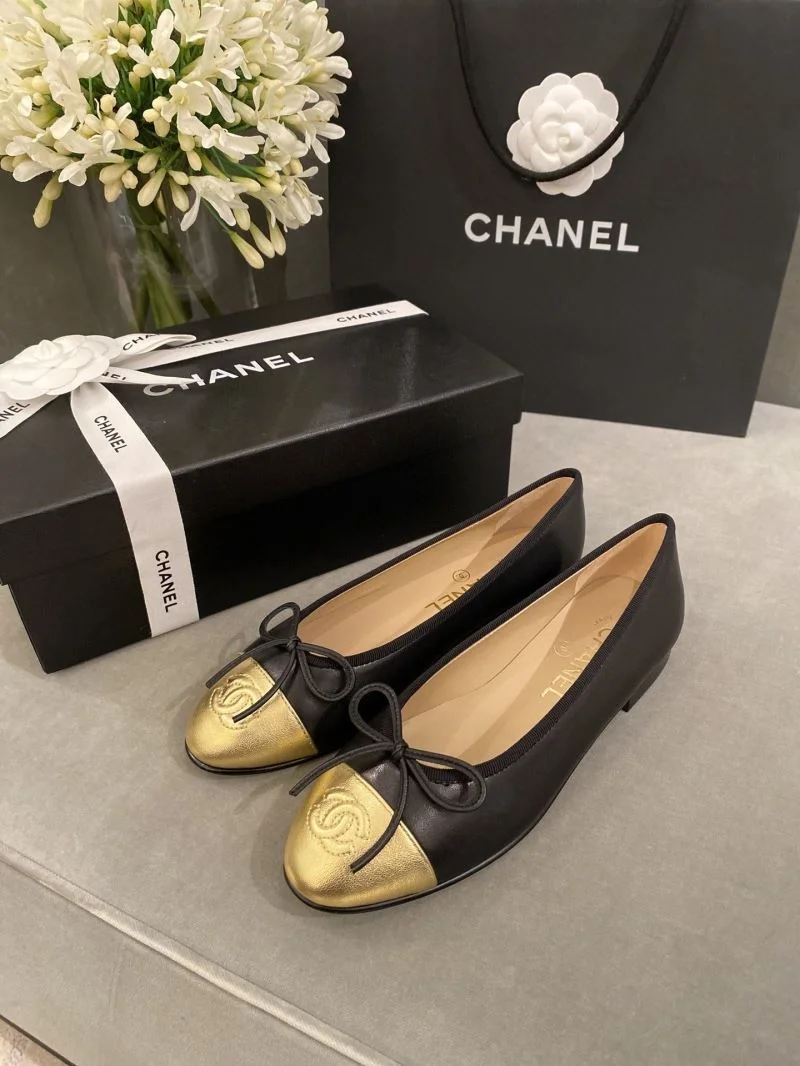 Chanel Flat Shoes Flexible 18273