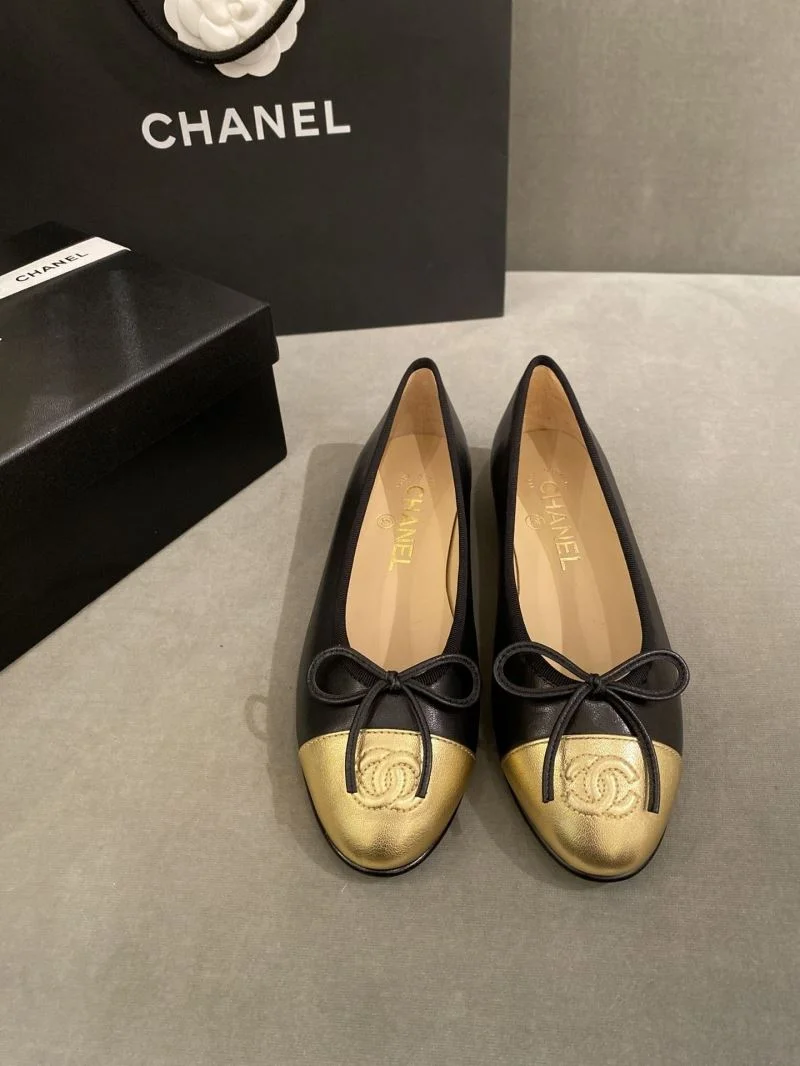 Chanel Flat Shoes Flexible 18273