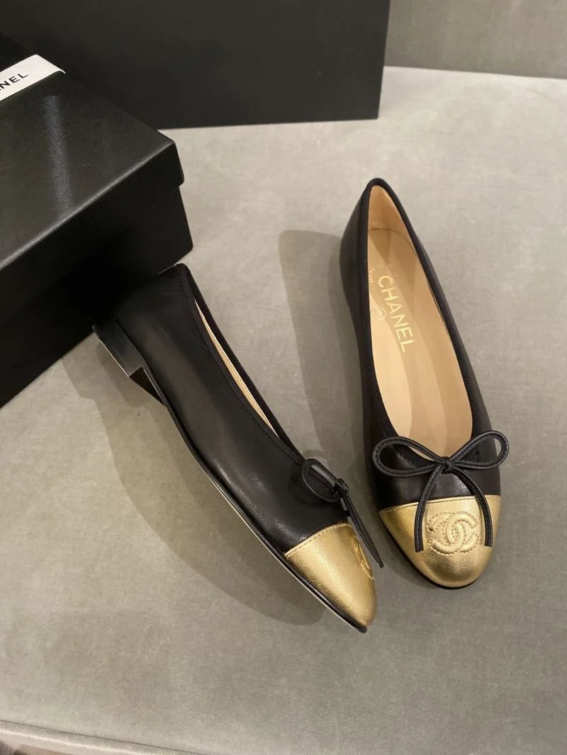 Chanel Flat Shoes Flexible 18273