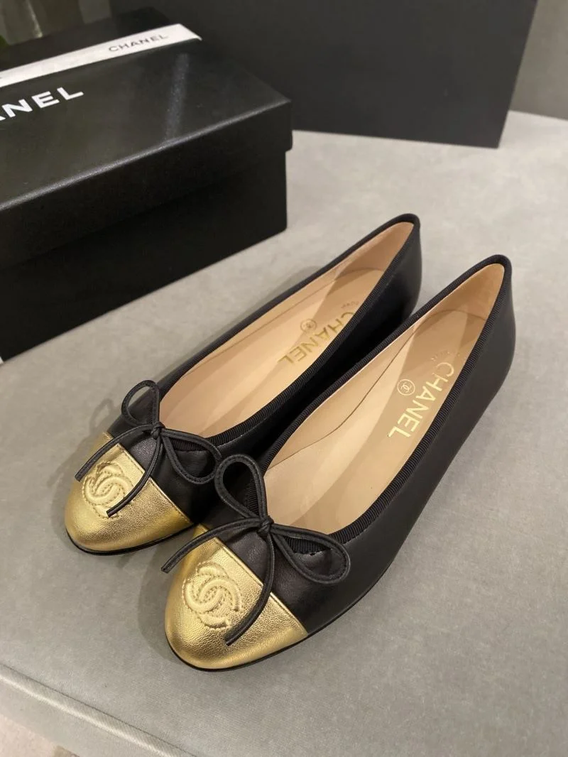Chanel Flat Shoes Flexible 18273