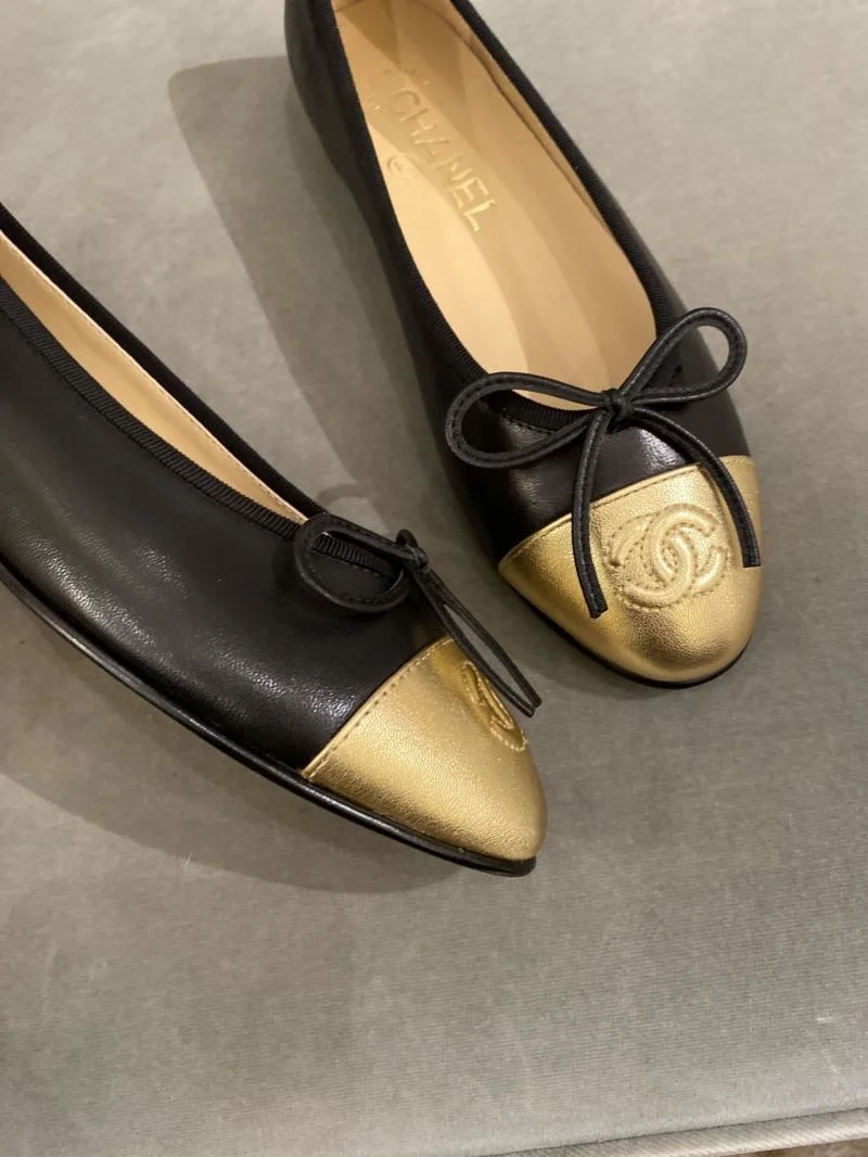 Chanel Flat Shoes Flexible 18273