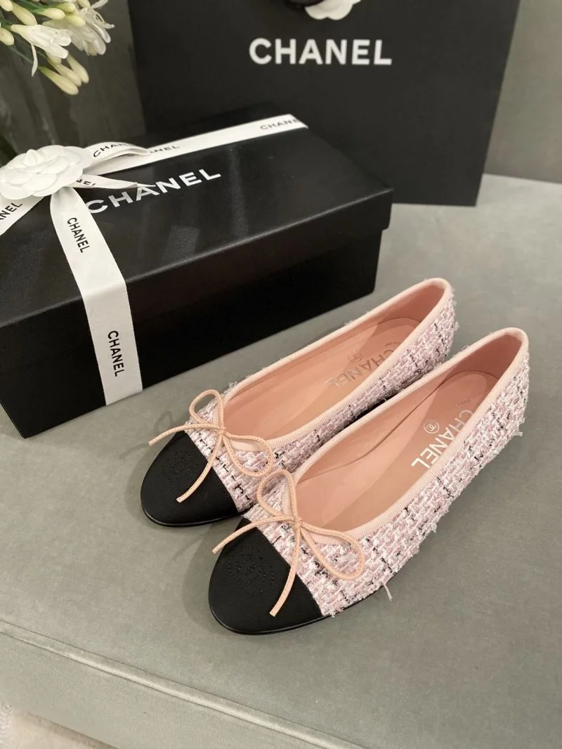 Chanel Flat Shoes Sleek 18276