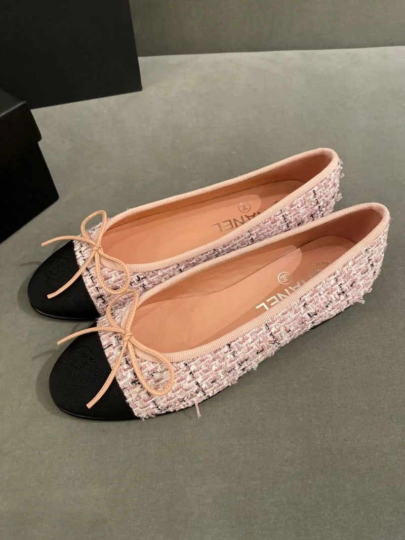 Chanel Flat Shoes Sleek 18276