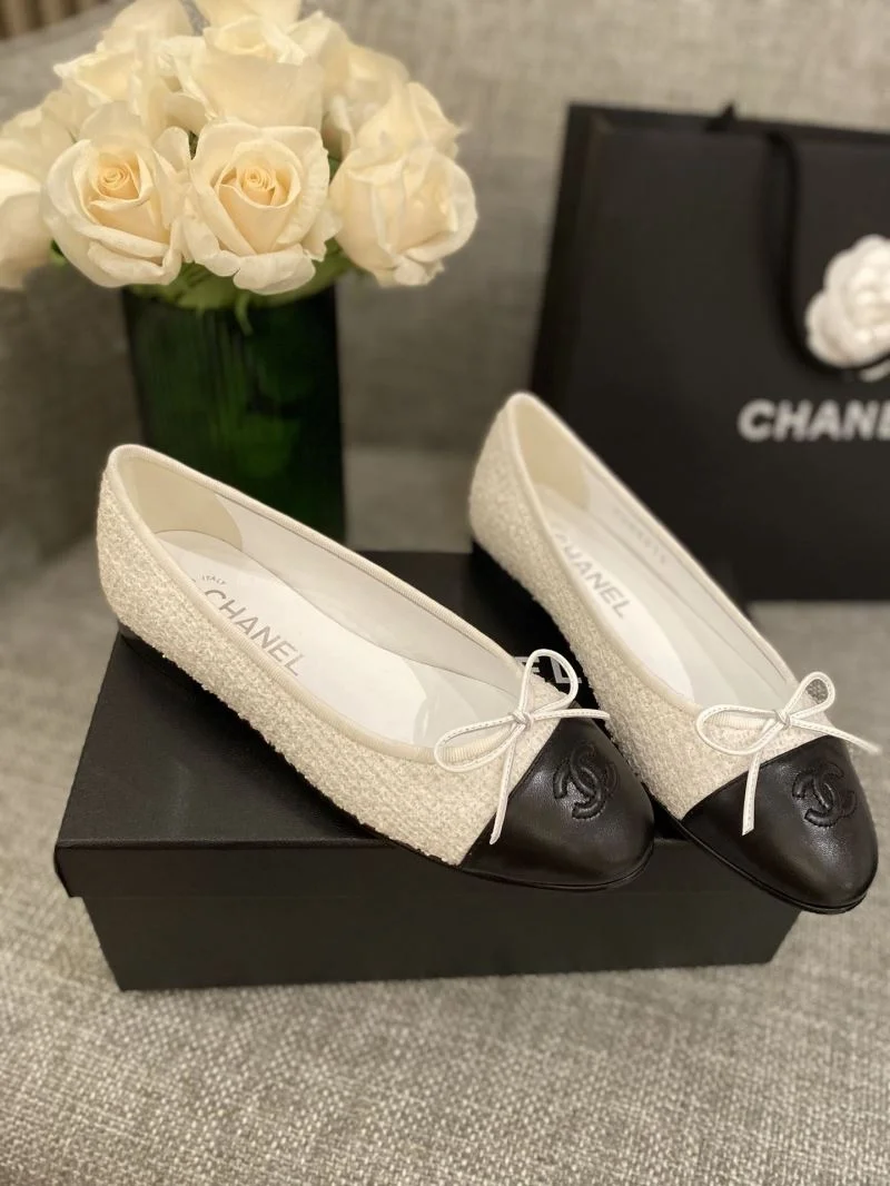 Chanel Flat Shoes Trendsetting 18258