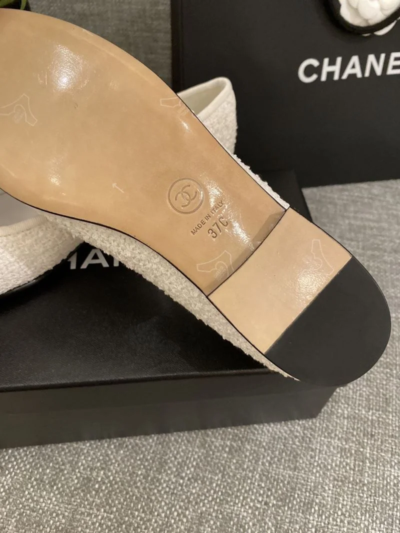 Chanel Flat Shoes Trendsetting 18258