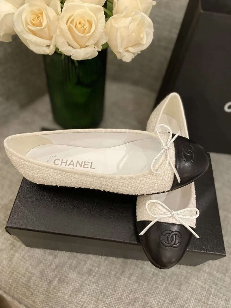 Chanel Flat Shoes Trendsetting 18258