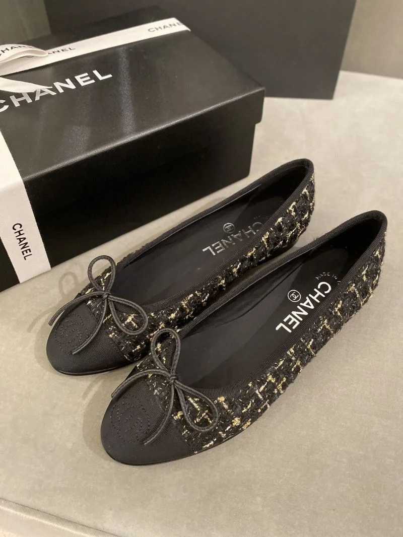 EyeCatching Chanel Flat Shoes 18263
