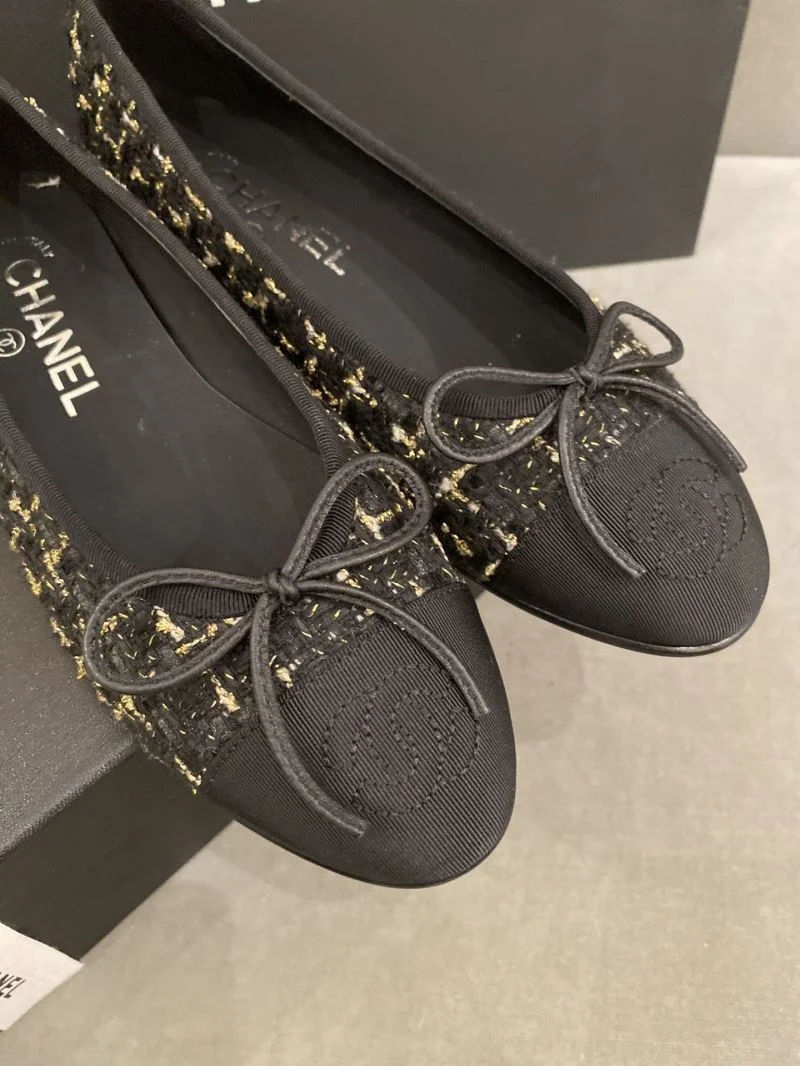 EyeCatching Chanel Flat Shoes 18263