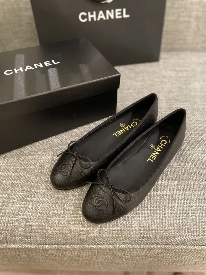 Elegant Chanel Flat Shoes 18326