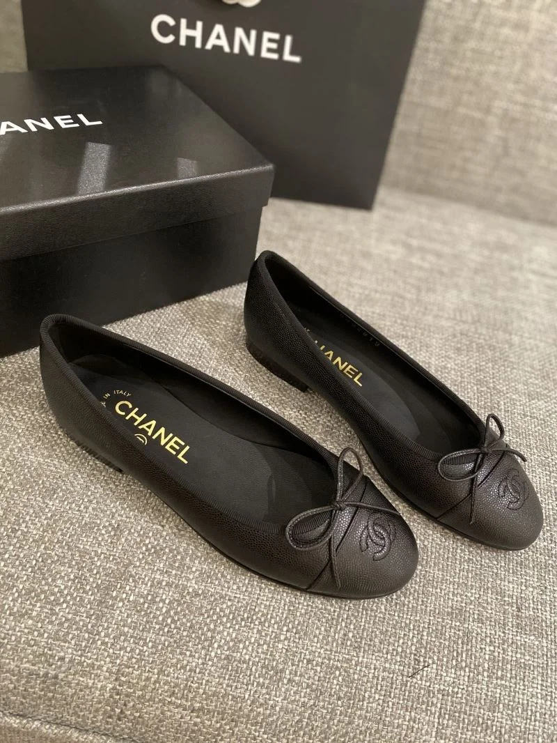 Elegant Chanel Flat Shoes 18326