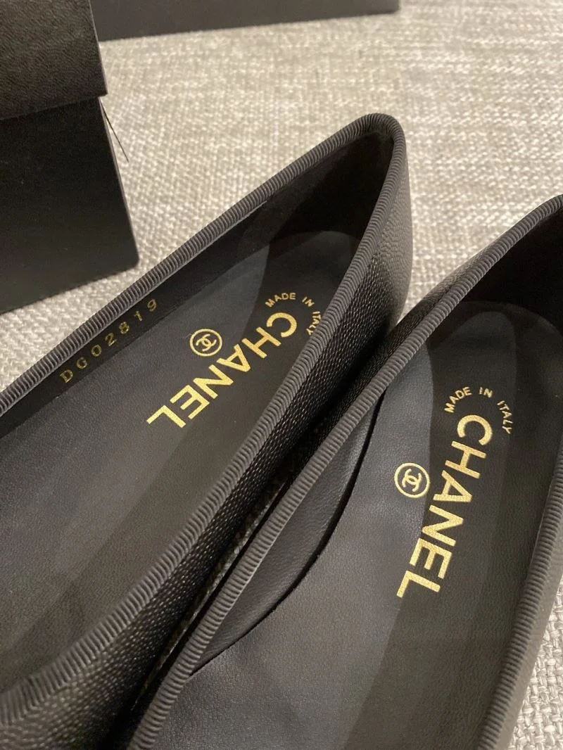 Elegant Chanel Flat Shoes 18326