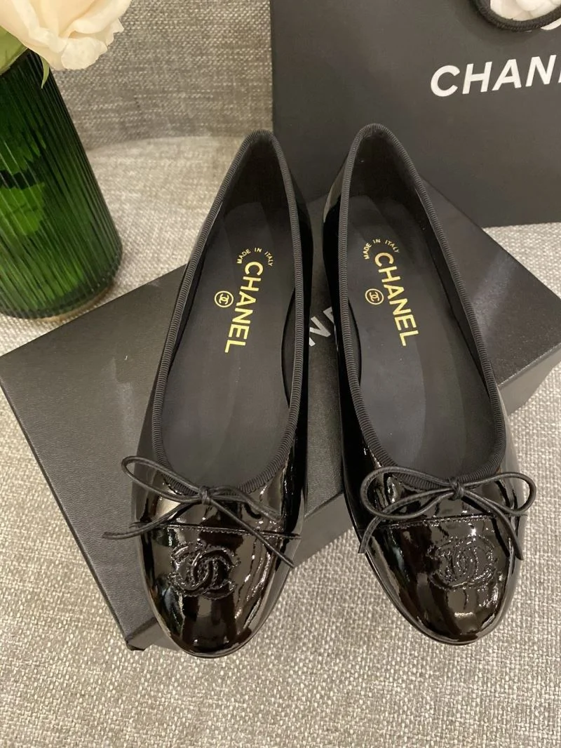 Fashionable Chanel Flat Shoes 18270