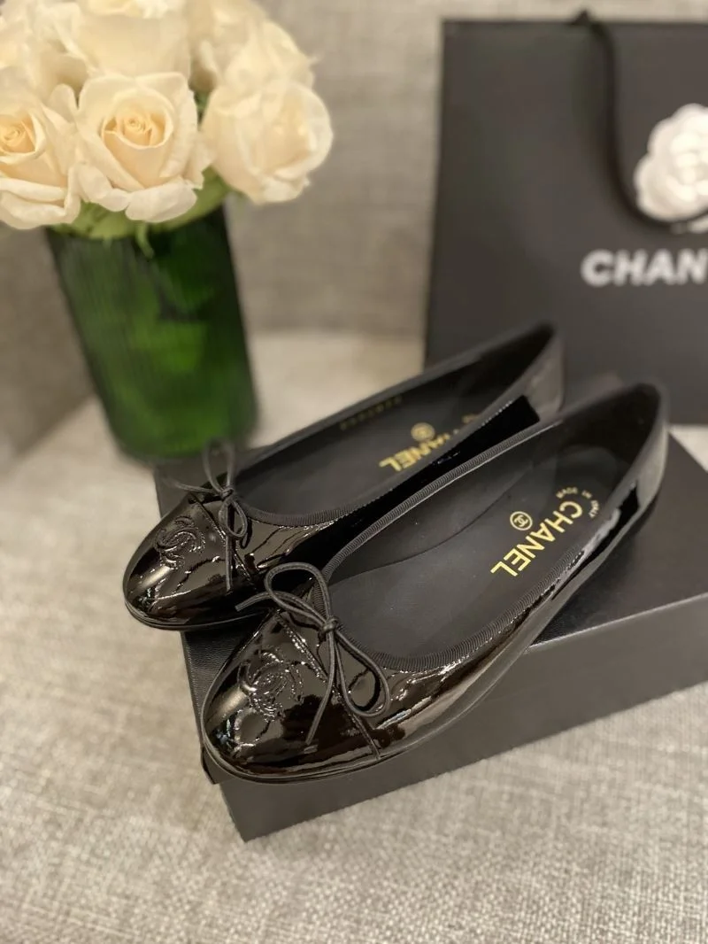 Fashionable Chanel Flat Shoes 18270