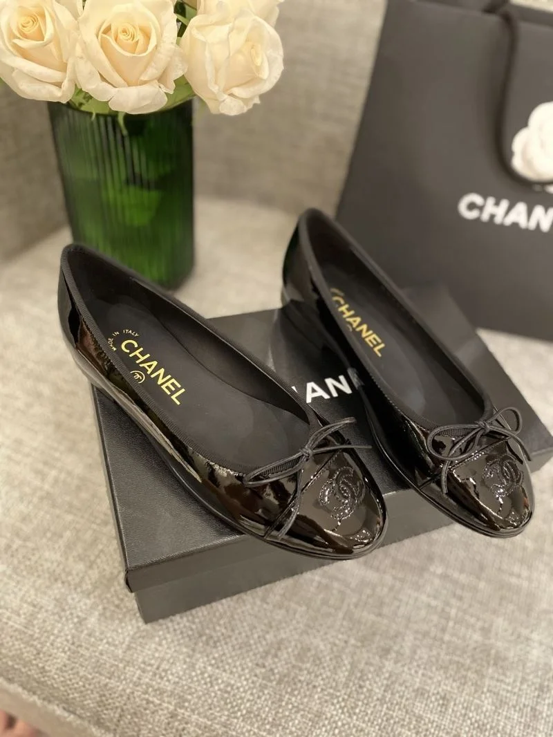 Fashionable Chanel Flat Shoes 18270