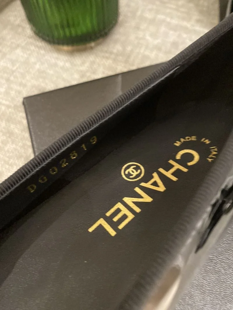 Fashionable Chanel Flat Shoes 18270