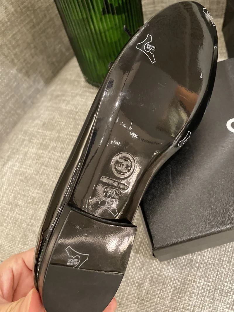 Fashionable Chanel Flat Shoes 18270