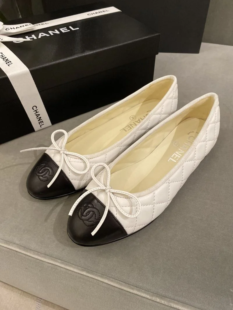 Chanel Flat Shoes Premium 18264