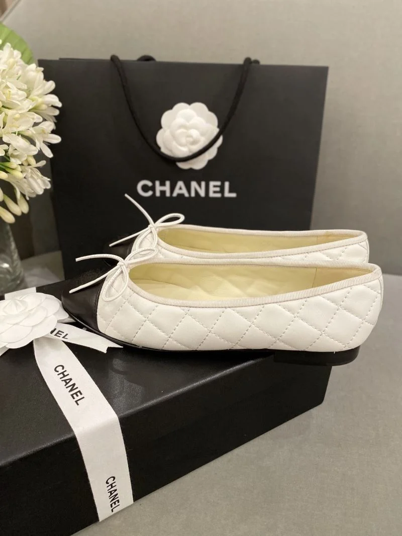 Chanel Flat Shoes Premium 18264