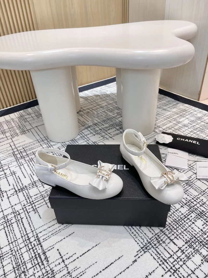 Chanel Flat Shoes Elegant 18249