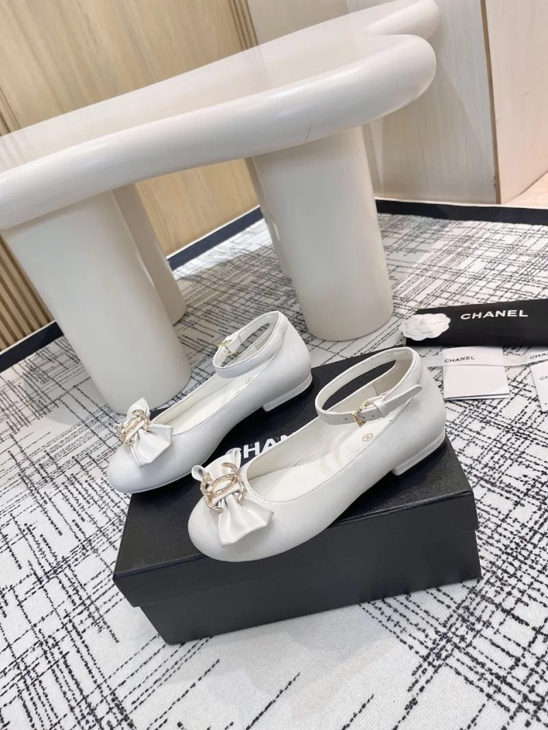 Chanel Flat Shoes Elegant 18249