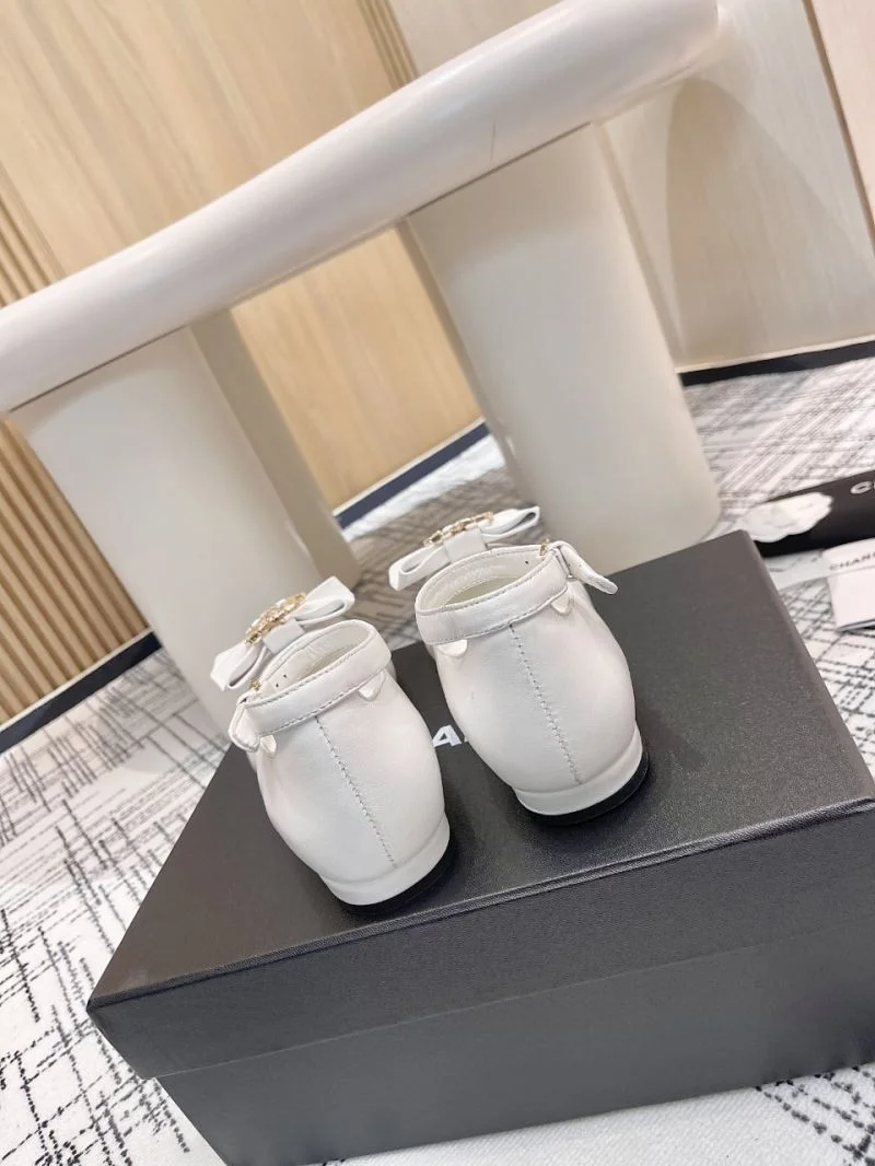 Chanel Flat Shoes Elegant 18249