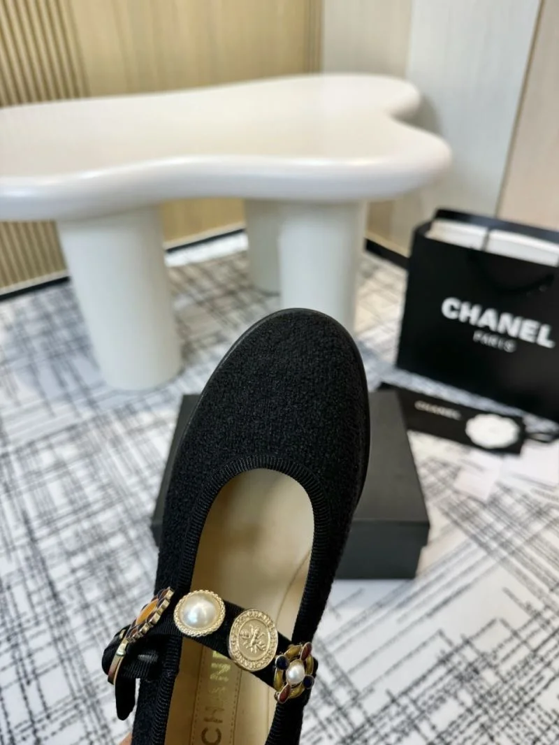 Stylish Chanel Flat Shoes 18245