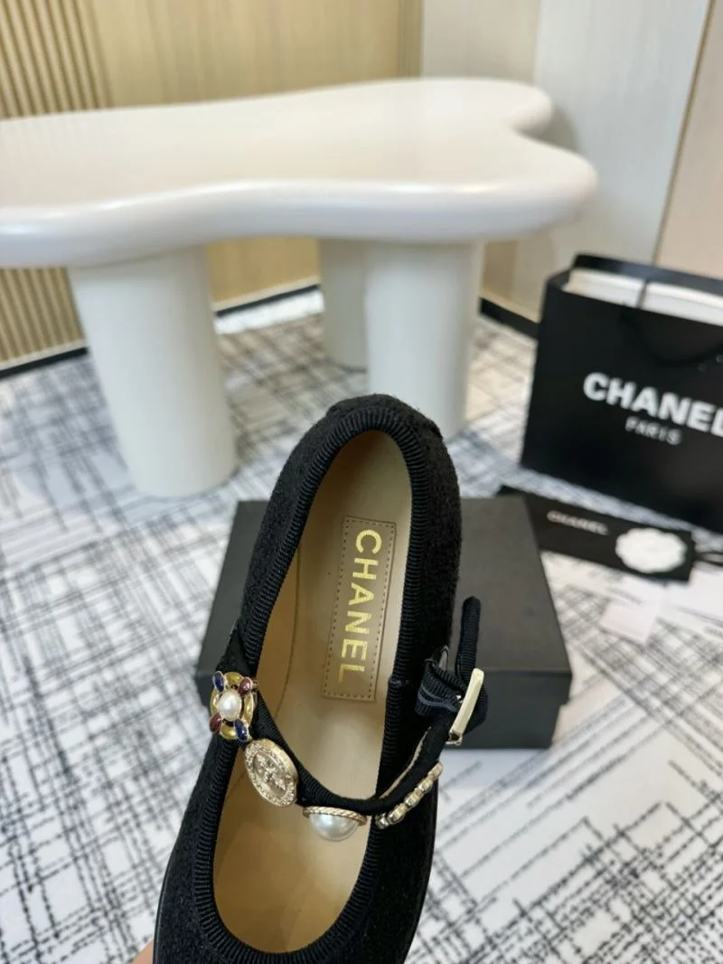 Stylish Chanel Flat Shoes 18245