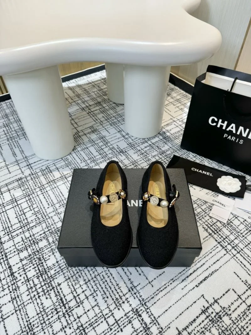 Stylish Chanel Flat Shoes 18245