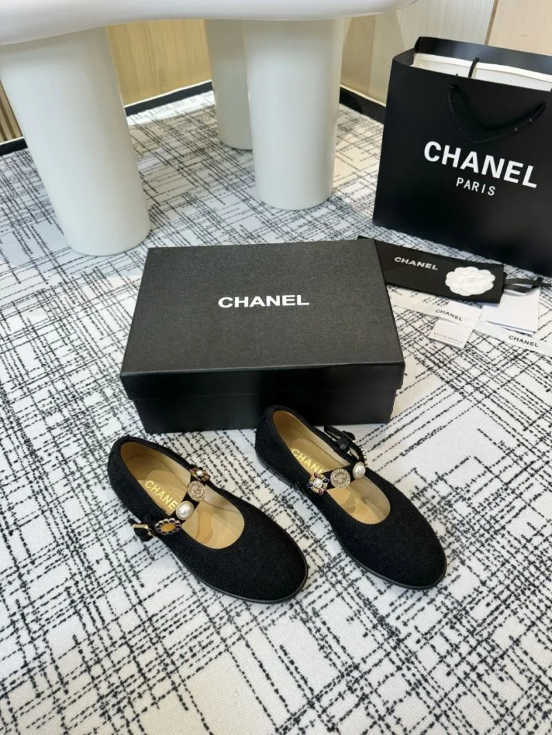 Stylish Chanel Flat Shoes 18245