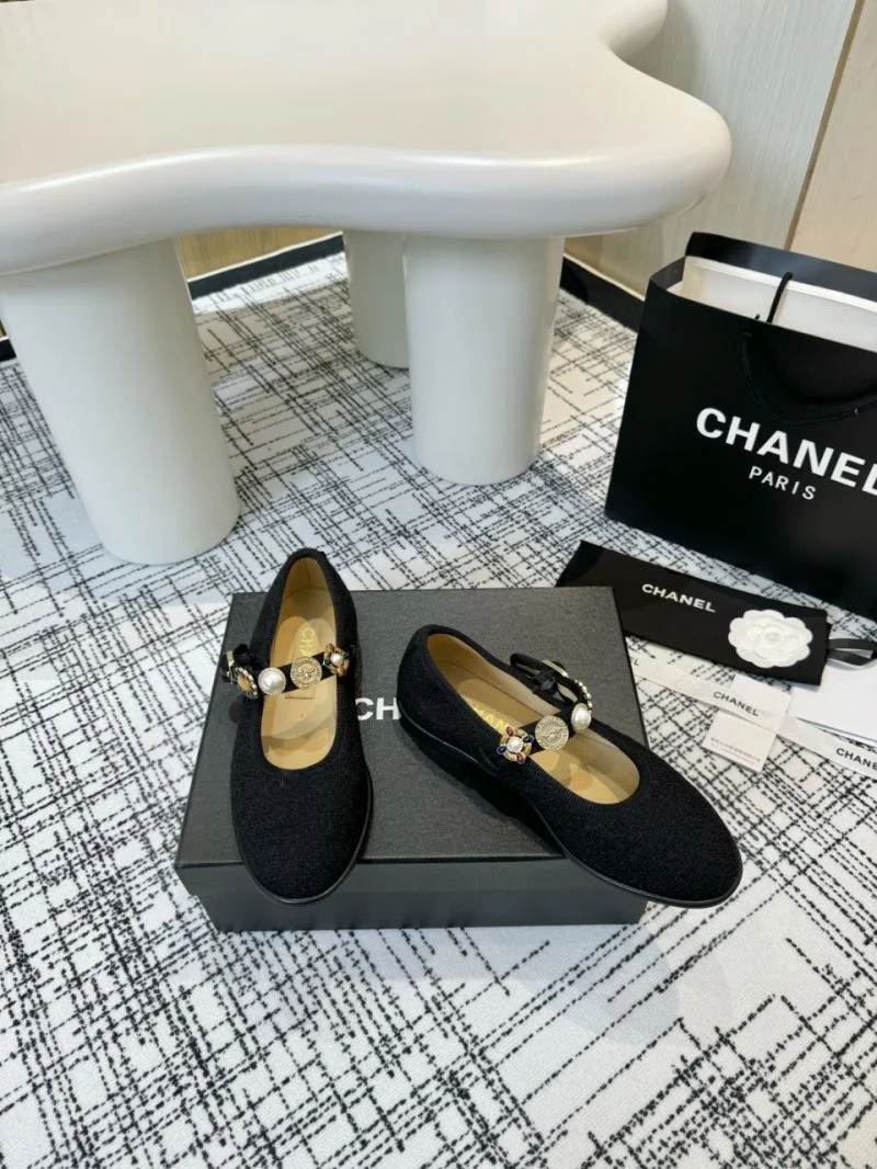 Stylish Chanel Flat Shoes 18245