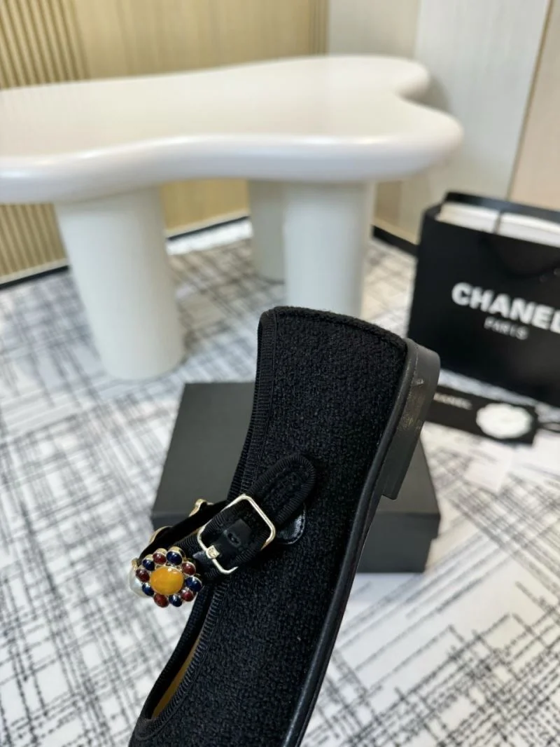 Stylish Chanel Flat Shoes 18245