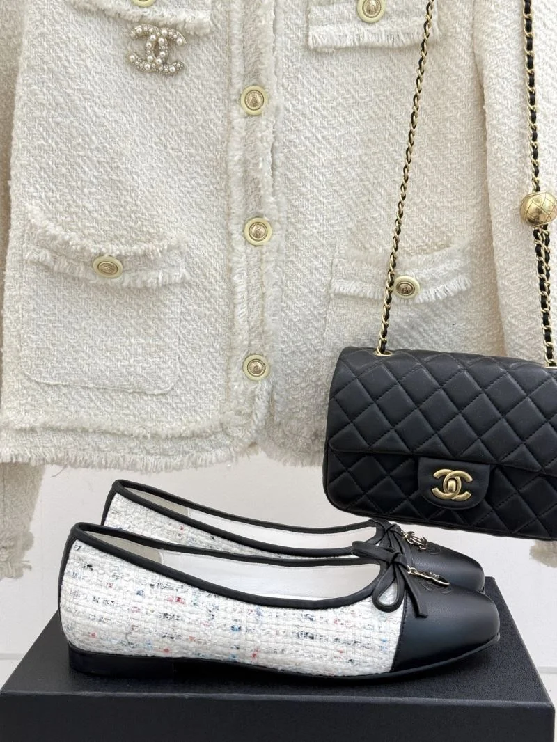 Snug Chanel Flat Shoes 18236