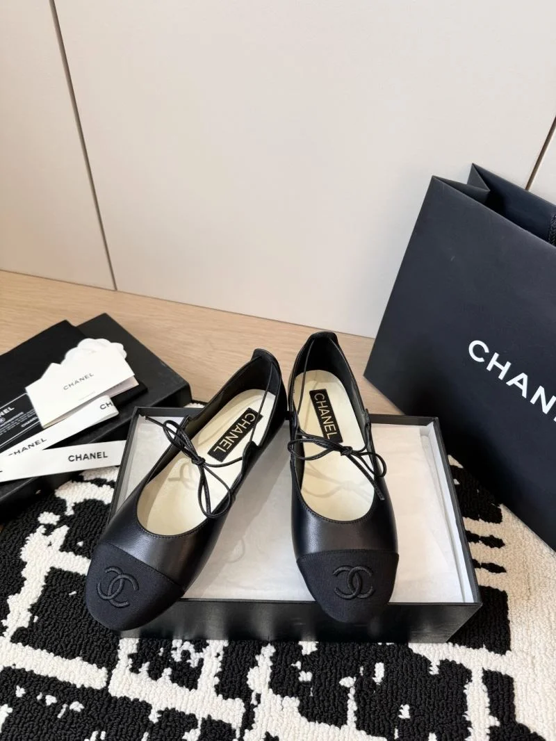 Chanel Flat Shoes Fashionable 18237