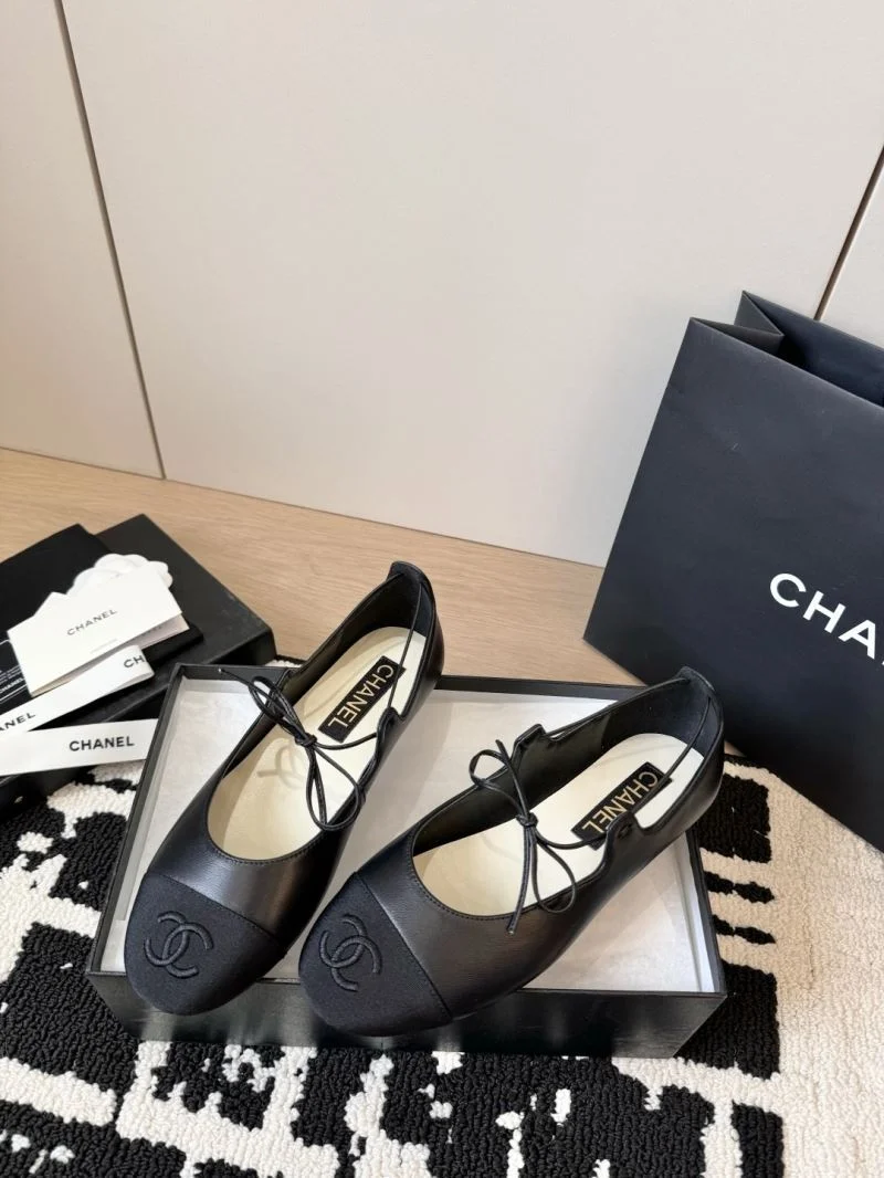 Chanel Flat Shoes Fashionable 18237