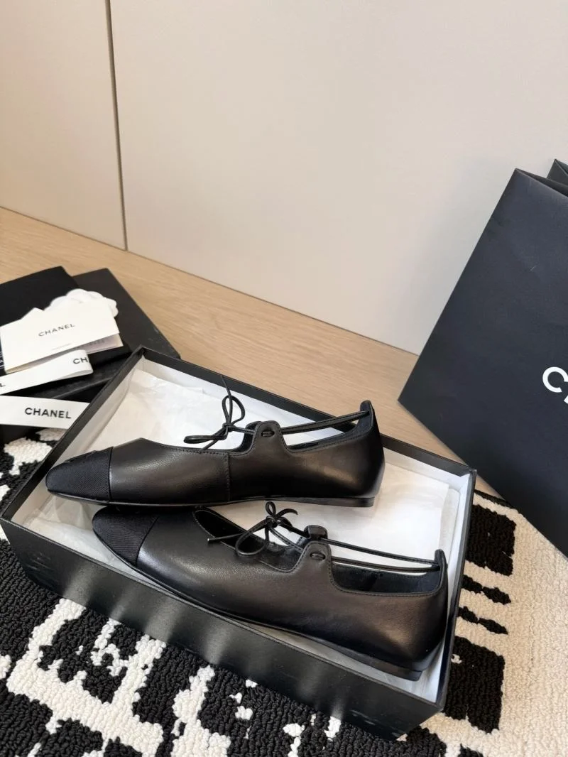 Chanel Flat Shoes Fashionable 18237