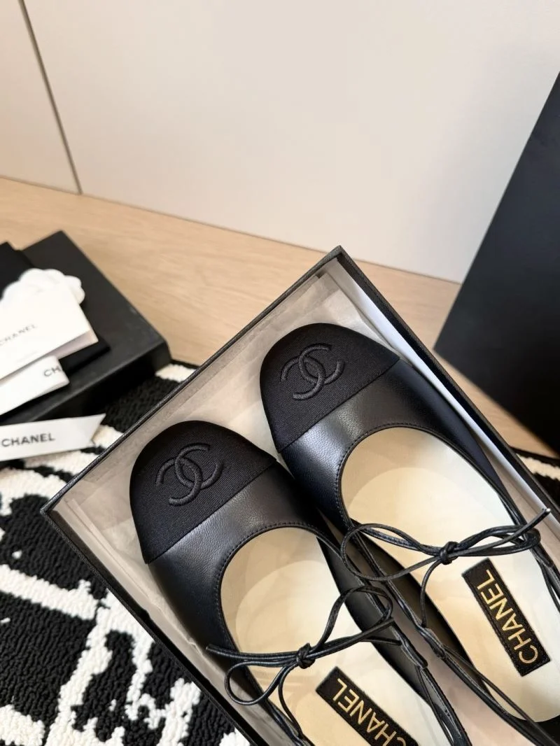 Chanel Flat Shoes Fashionable 18237