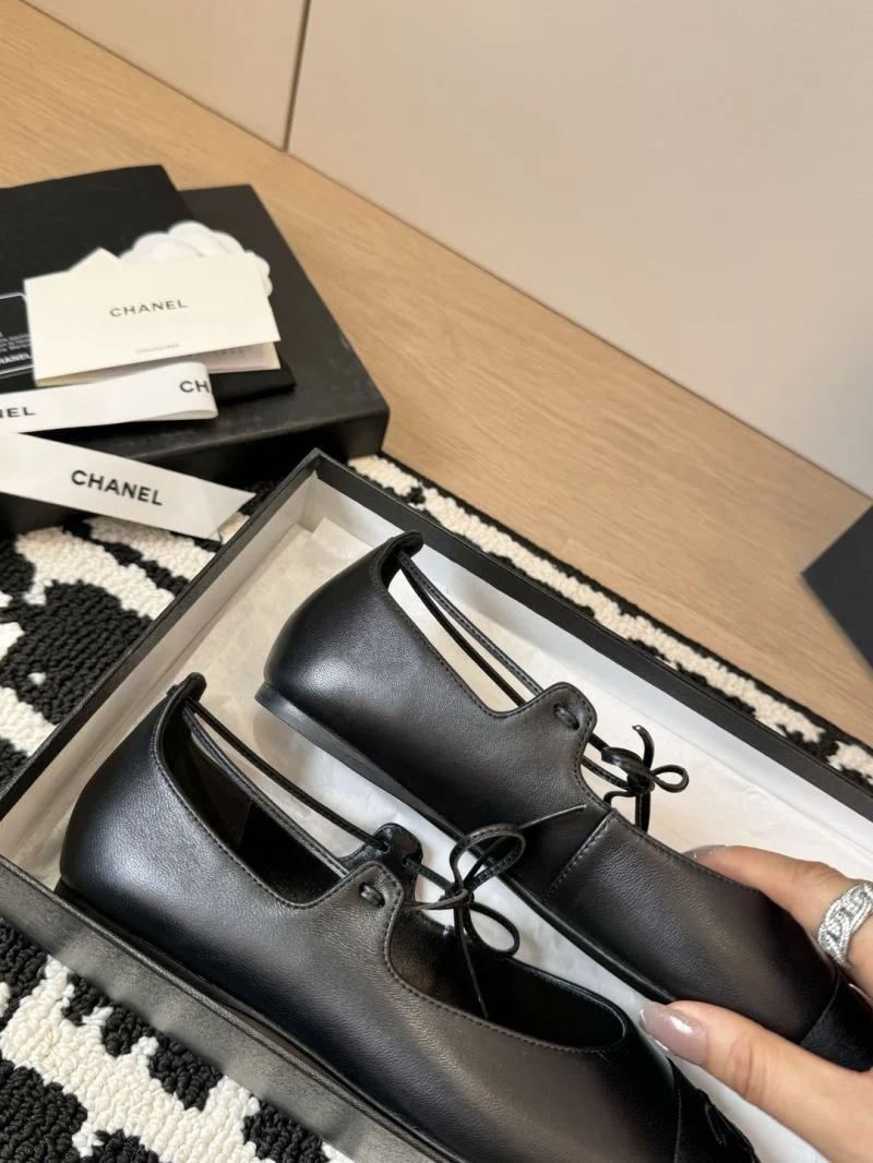 Chanel Flat Shoes Fashionable 18237