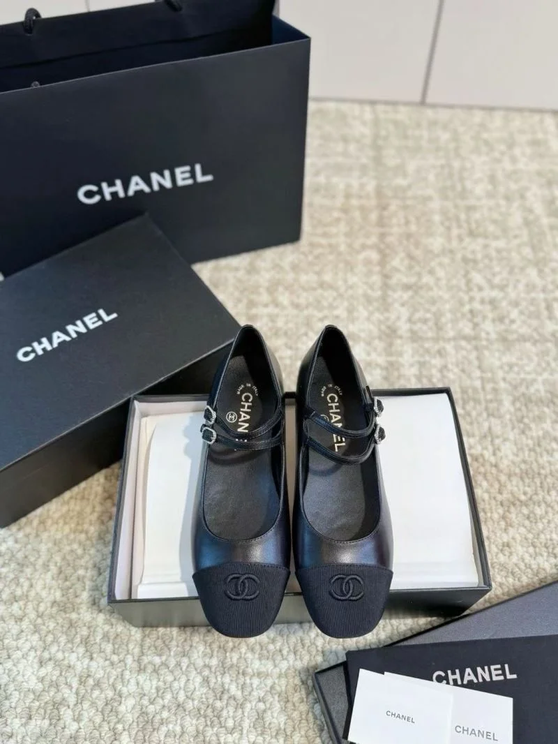Chanel Flat Shoes Lightweight 18235