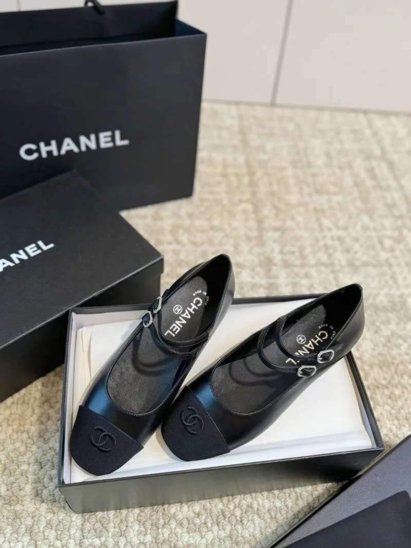 Chanel Flat Shoes Lightweight 18235