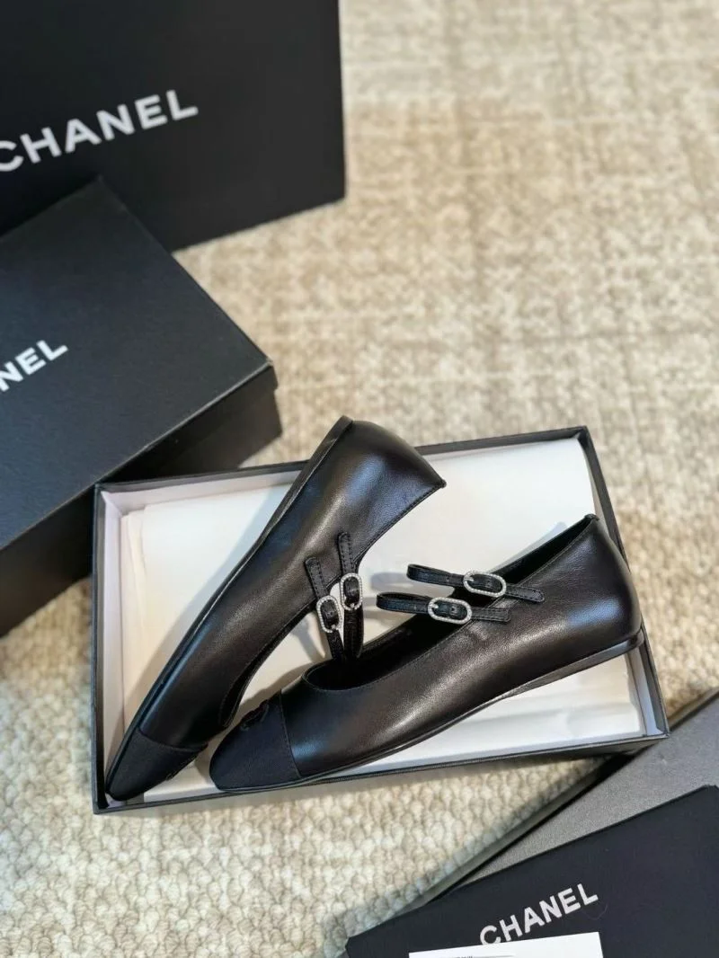 Chanel Flat Shoes Lightweight 18235