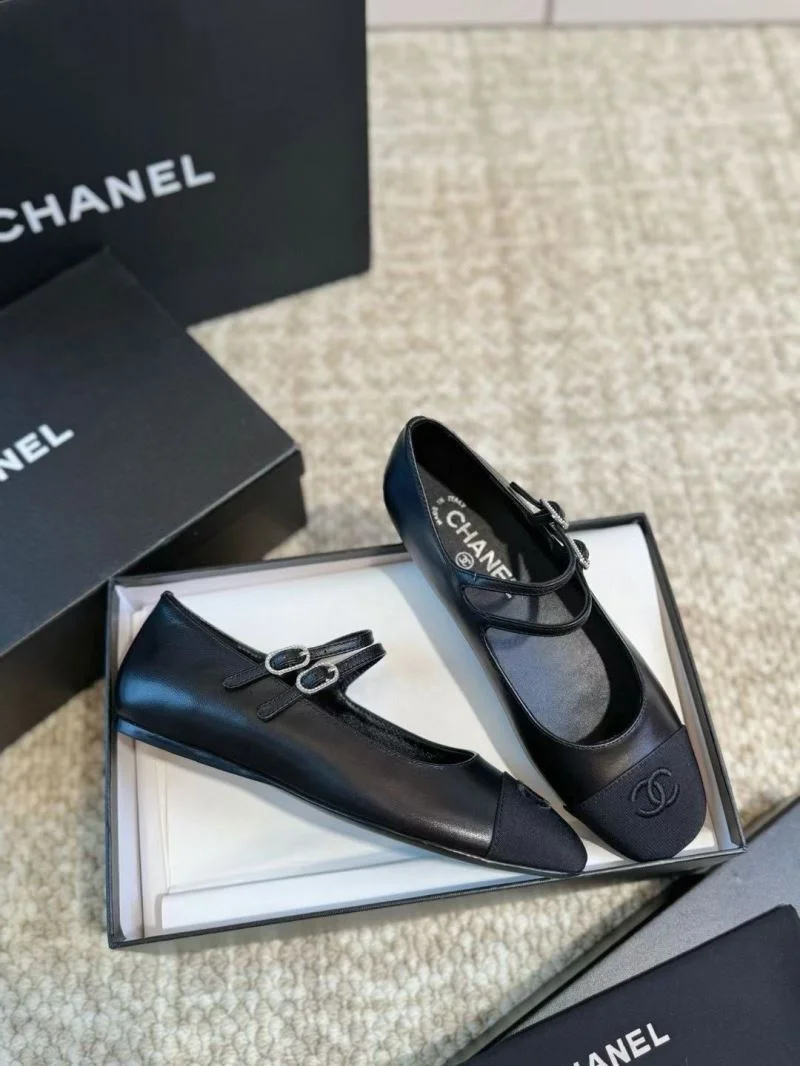 Chanel Flat Shoes Lightweight 18235