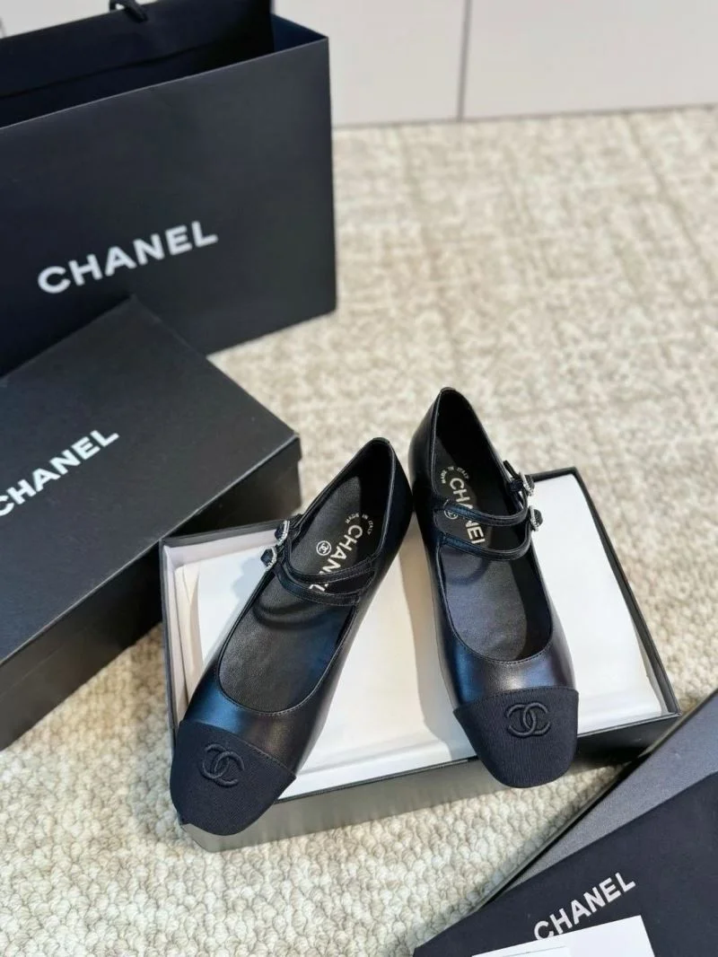 Chanel Flat Shoes Lightweight 18235