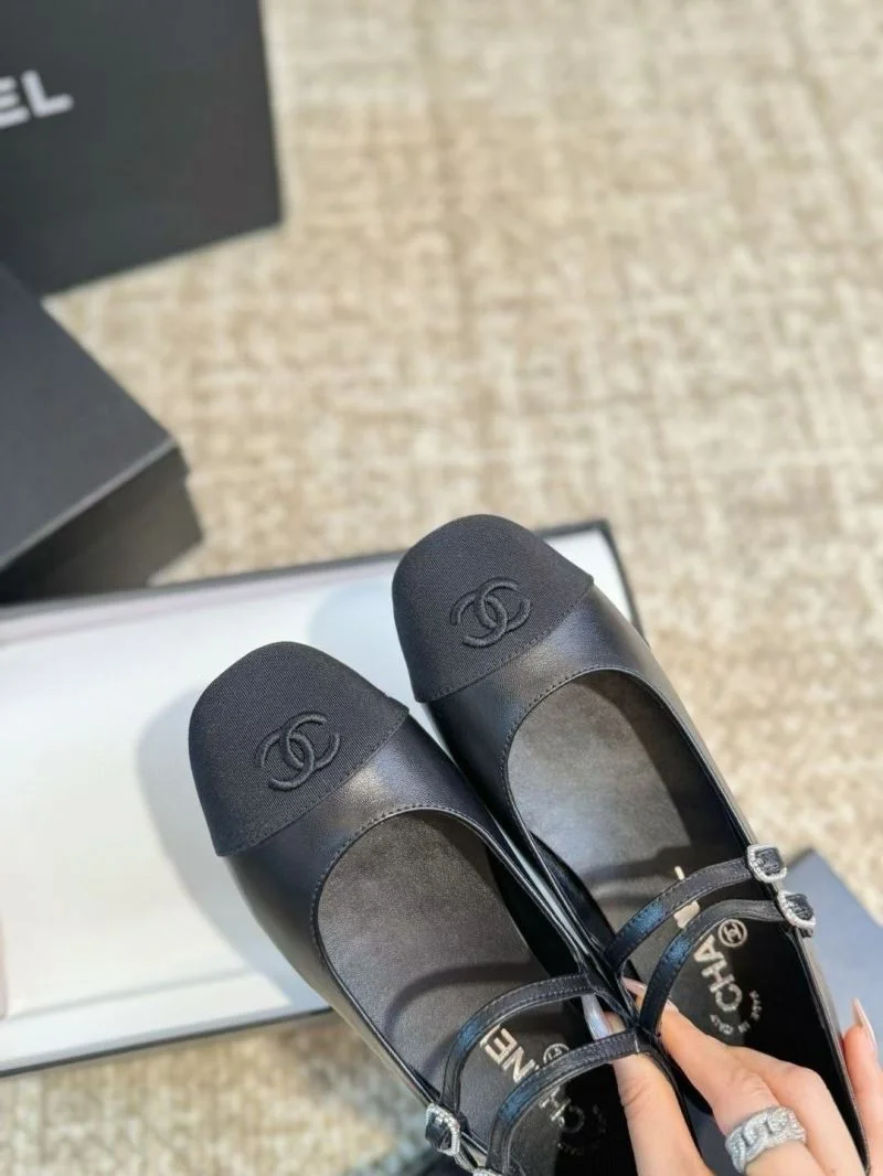 Chanel Flat Shoes Lightweight 18235