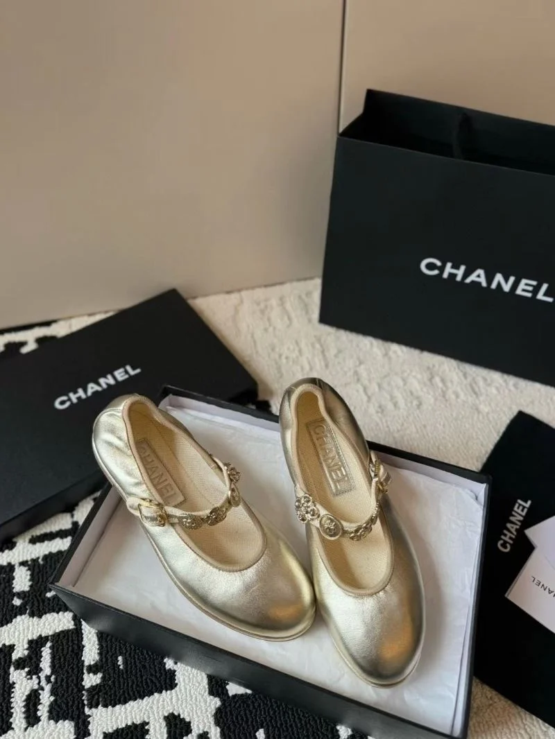 Chanel Flat Shoes Minimalist 18231