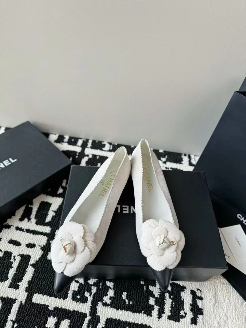 Chanel Flat Shoes WaterResistant 18218