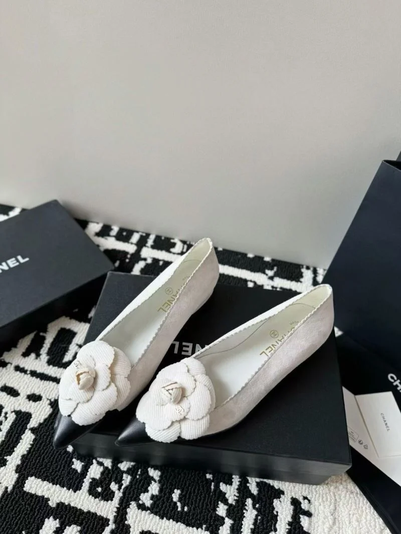 Chanel Flat Shoes WaterResistant 18218
